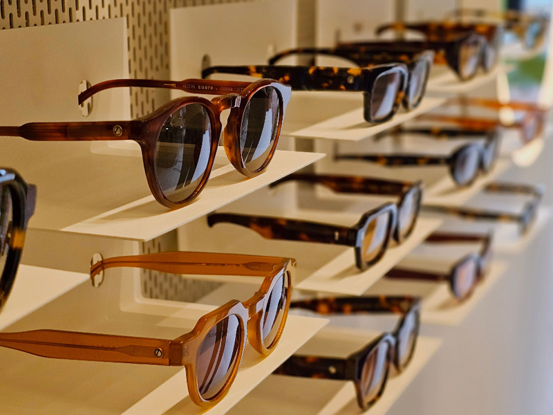 Cómo crear una colección de gafas que se venda durante años (y no solo una temporada)
